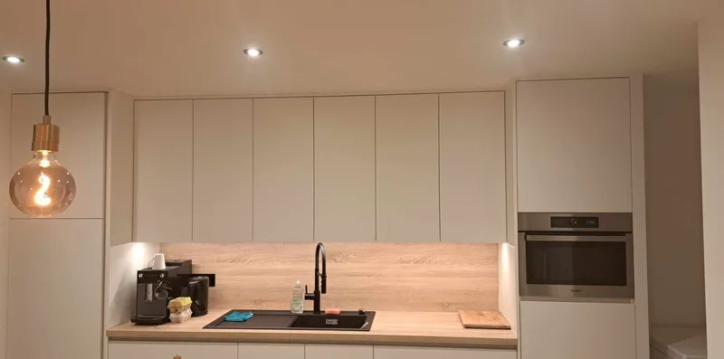 Cuisine sur mesure, réalisation 10, photo 2 sur 3